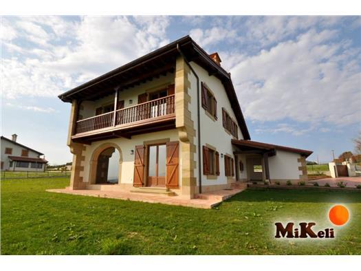 10728Chalet independiente Junto a las playas Loredo y Somo