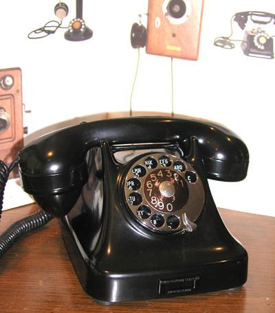 Antiguo teléfono KIRKS 47E edición especial