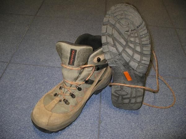Vendo botas de montaña Quechua Forclaz LTD num.44