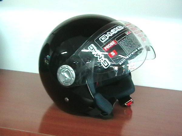 VENDO CASCO TIPO JET.  NUEVO A ESTRENAR