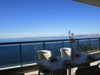 Apartamento con 3 dormitorios se vende en Estepona, Costa del Sol