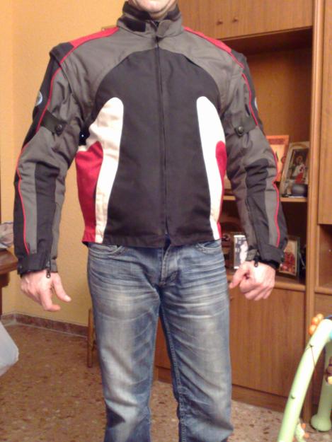 CHAQUETA de MOTO Venta en el lugar no envios.