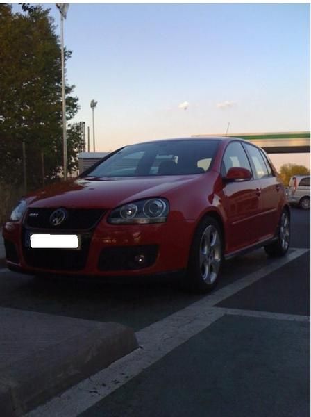 VENDO GOLF GTI V 5 PUERTAS EN MADRID 30.000 KILOMETROS