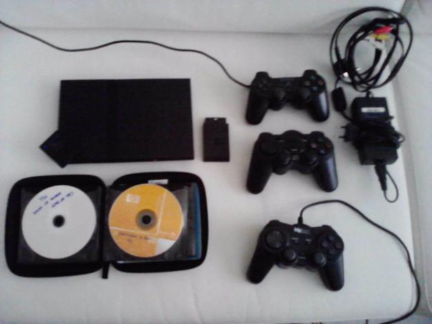 Vendo Ps2 pirateada +3 mandos +tarjeta (8GB) +6 juegos piratas.