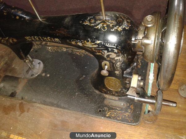 MAQUINA DE COSER ALFA, ALEMANA