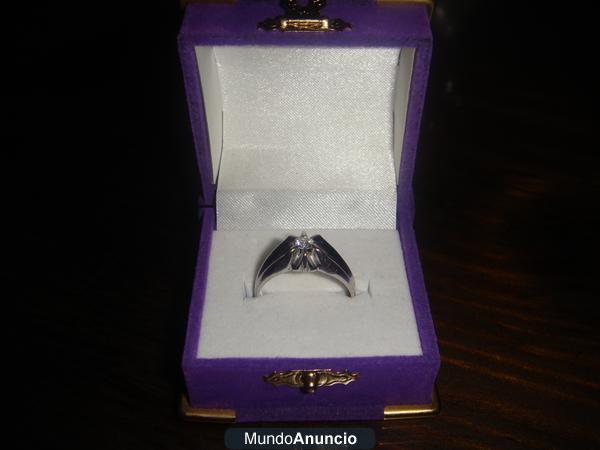 ANILLO SOLITARIO ORO BLANCO CON DIAMANTE