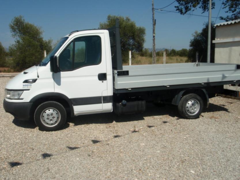 Furgoneta Iveco Daily, Andamios Homologados, Grua Automontante, material de encofrar