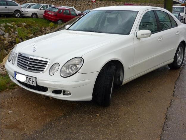 MERCEDES-BENZ E 220 CDI