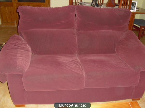 VENTO SOFA DE 3 PLAZAS Y DE 2 PLAZAS EN PERFECTO ESTADO