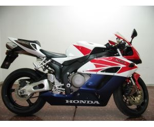 HONDA CBR 1000 RR FIREBLADE