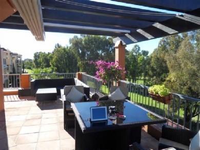 Apartamento con 3 dormitorios se vende en Benahavis, Costa del Sol