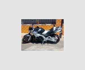 SUZUKI GSR 600