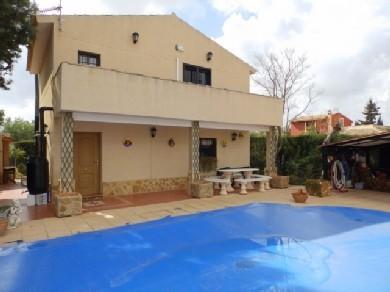 Chalet con 3 dormitorios se vende en Sucina