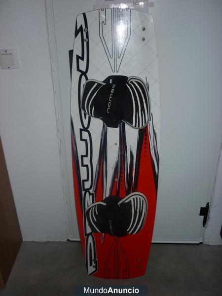 Tabla de kitesurf Nomad 130x38
