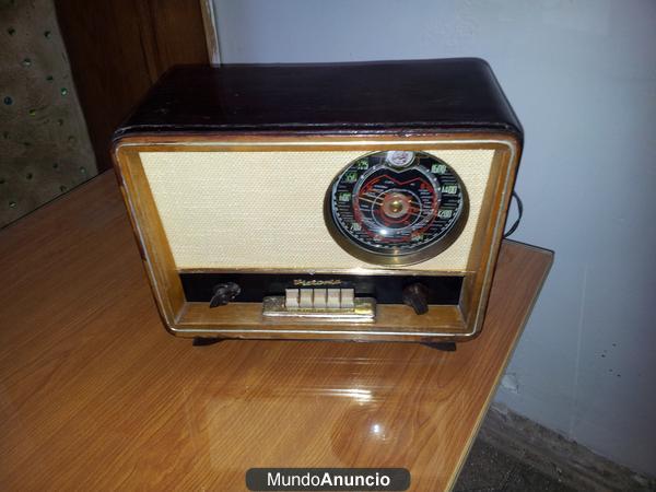 Vendo radio antigua en funcionamiento