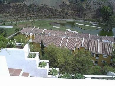 Apartamento con 2 dormitorios se vende en Benahavis, Costa del Sol