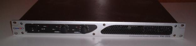 Amplificador profesional Array PA-200.