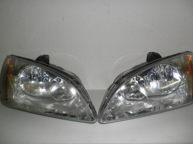 Faros Ford Focus II (Halógenos)