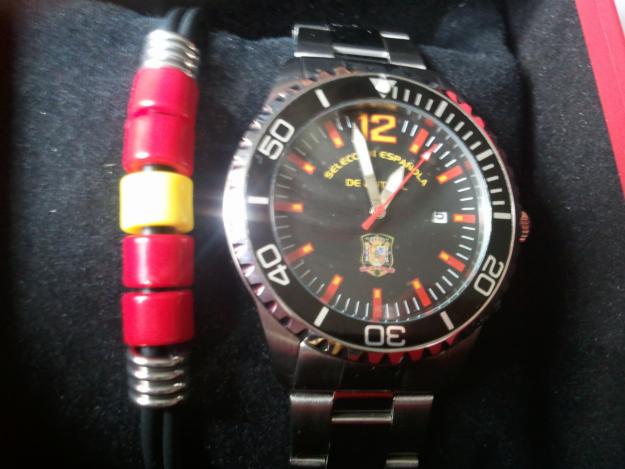 Se vende reloj oficial de la seleccion en acero inoxidable (Nunca usado)