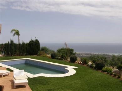 Chalet con 6 dormitorios se vende en Marbella, Costa del Sol