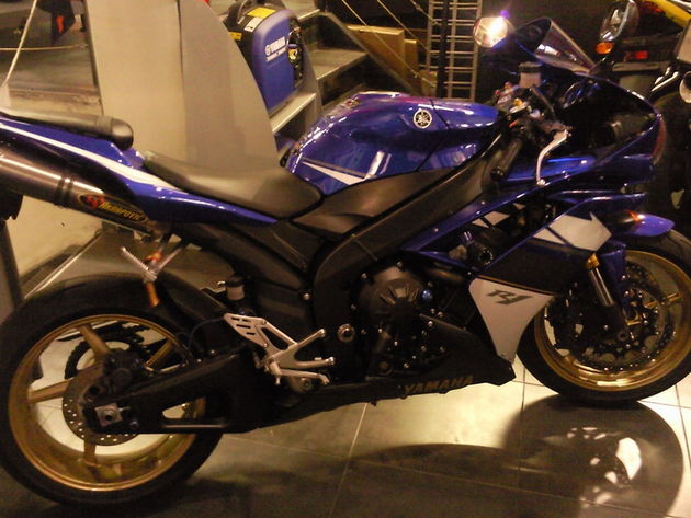 R1 YZF