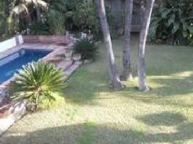 Chalet con 5 dormitorios se vende en Marbella, Costa del Sol