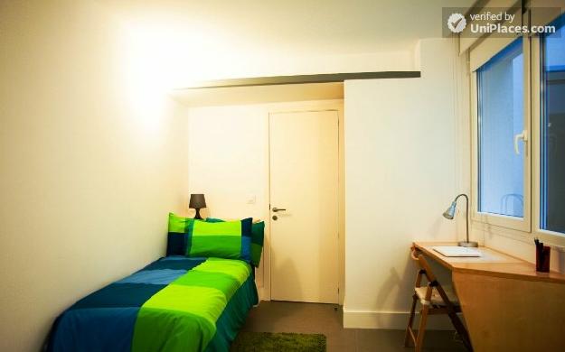 Rooms available - Ensuite bedrooms in student residence in Universidad