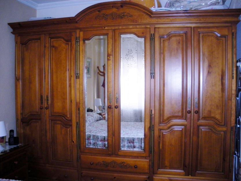 Dormitorio de matrimonio de madera provenzal