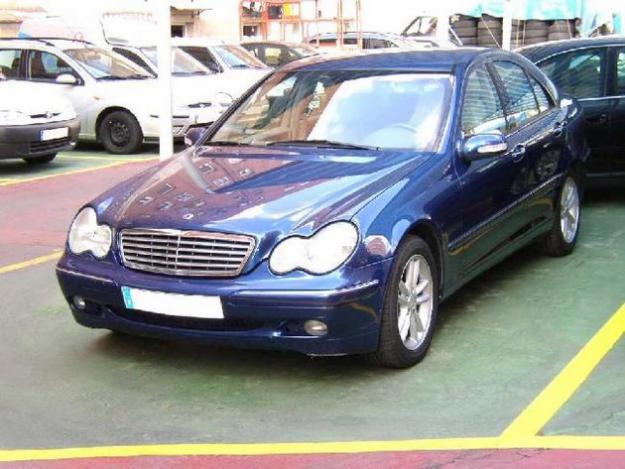 Venta de coche Mercedes C 220 CDI Elegance '01 en Madrid