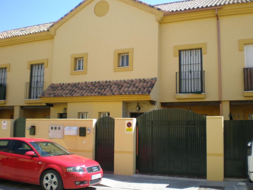 Alquilo buhardilla 45 m2 con baño gastos incl. churriana alh.torre aeropuerto