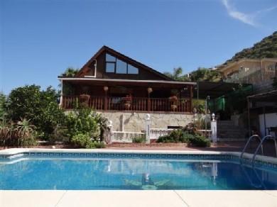 Chalet con 5 dormitorios se vende en Coin