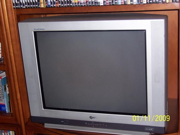 Se vende Televisor sin Tdt, Home cinema y Dvd con video