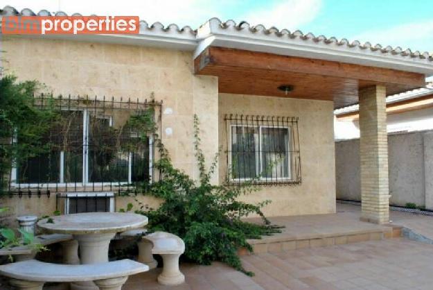 Chalet en venta en Dehesa de Campoamor, Alicante (Costa Blanca)