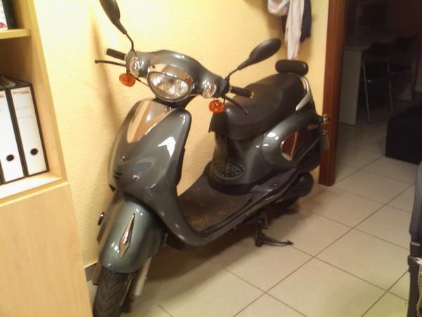 Scooter 125 imitación Vespa año 2009