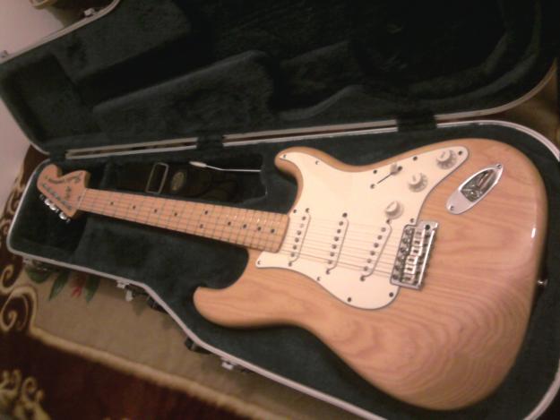 Vendo guitarra Fender Stratocaster