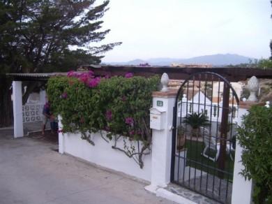 Chalet con 4 dormitorios se vende en Fuengirola, Costa del Sol