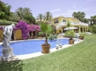 Chalet con 5 dormitorios se vende en Marbella, Costa del Sol - mejor precio | unprecio.es