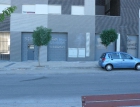 Local comercial de 90m2 a pie de calle en bruto con 3 escaparates y salida de humos - mejor precio | unprecio.es