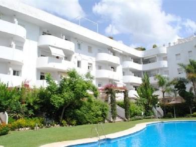 Apartamento con 3 dormitorios se vende en Marbella, Costa del Sol