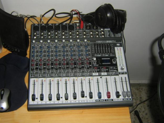 EXCELENTE MEZCLADORA BEHRINGER XENYX 1222 FX