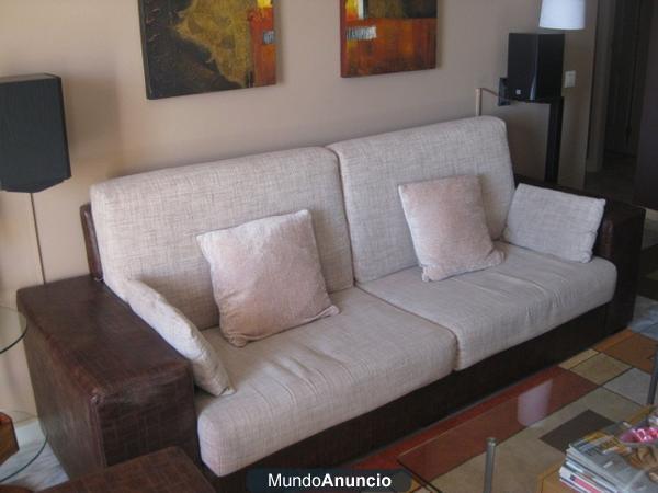 Sofa de tres plazas con sillon y puf incluido.