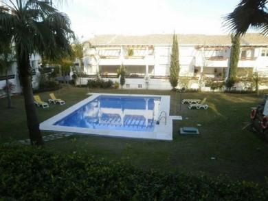 Apartamento con 2 dormitorios se vende en Estepona, Costa del Sol