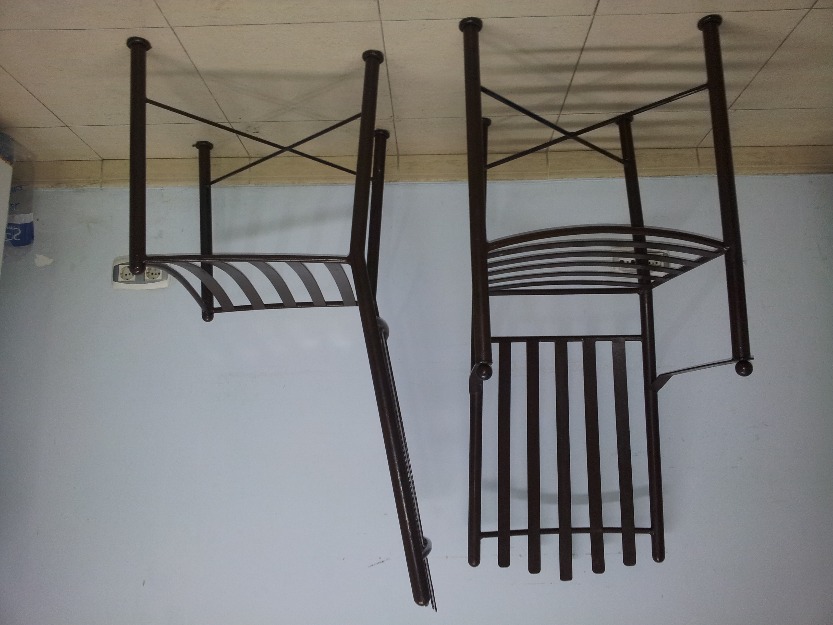 Se venden 4 sillas de hierro forjado artesanales estilo señorial en buenas condiciones