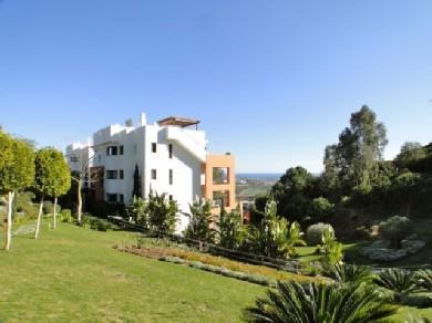 Apartamento con 2 dormitorios se vende en Marbella, Costa del Sol
