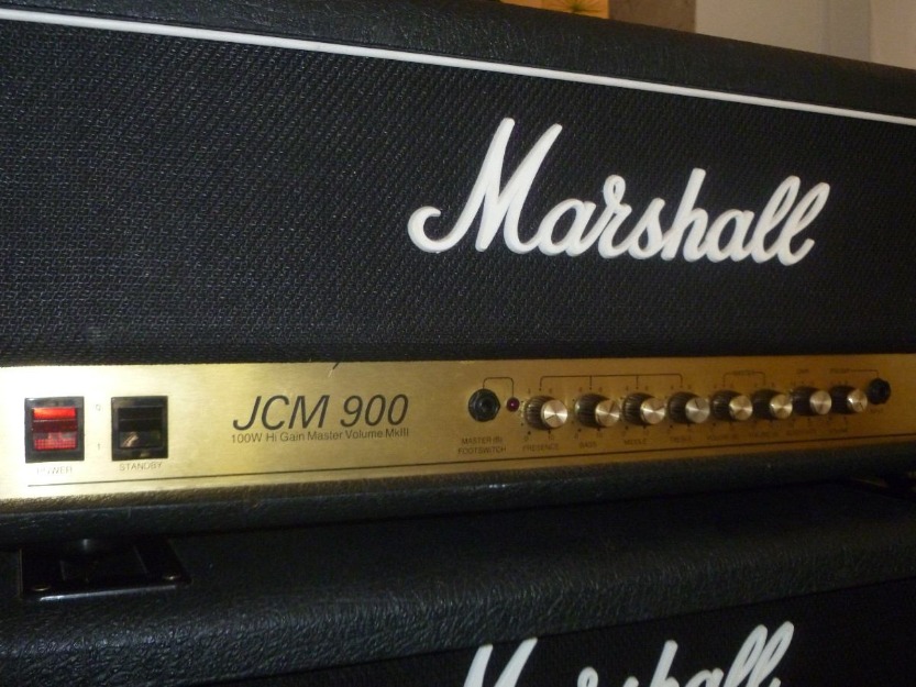 Se vende Marshall JCM900 hi gain dual reverb