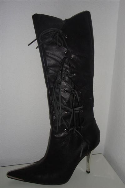 BOTAS DE PIEL, TACÓN ALTO. ÚLTIMO MODELO.