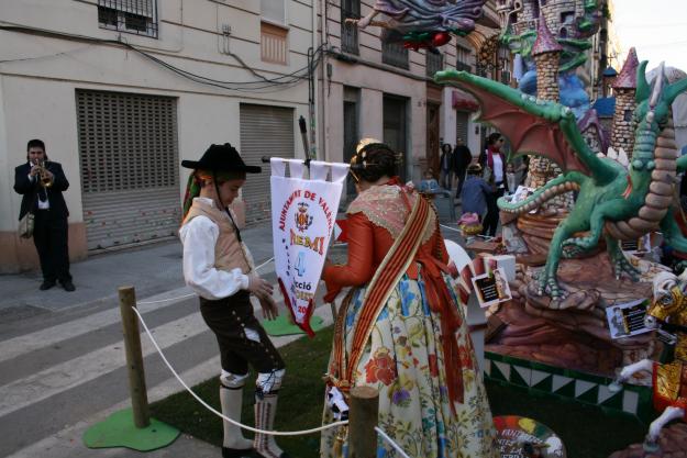 Vendo traje de valenciana de niña