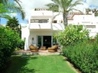 Adosado con 3 dormitorios se vende en Estepona, Costa del Sol - mejor precio | unprecio.es