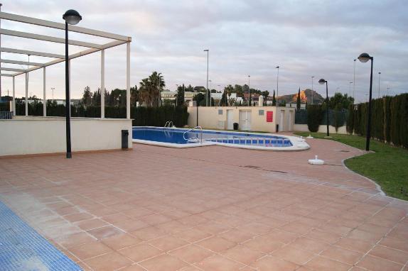 vivienda con piscina comunitaria precio negociable
