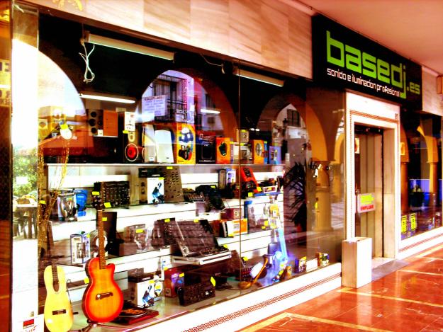 BASEDJ - Sonido e iluminacion profesional Torremolinos